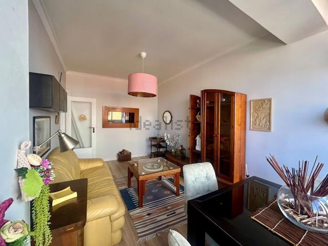 Apartamento, Laranjeiro e Feijó