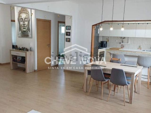 Apartamento, Laranjeiro e Feijó