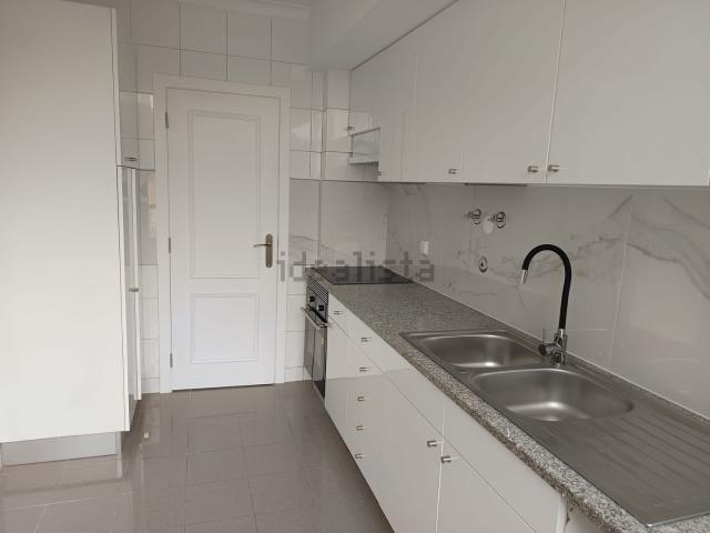 Apartamento, Laranjeiro e Feijó
