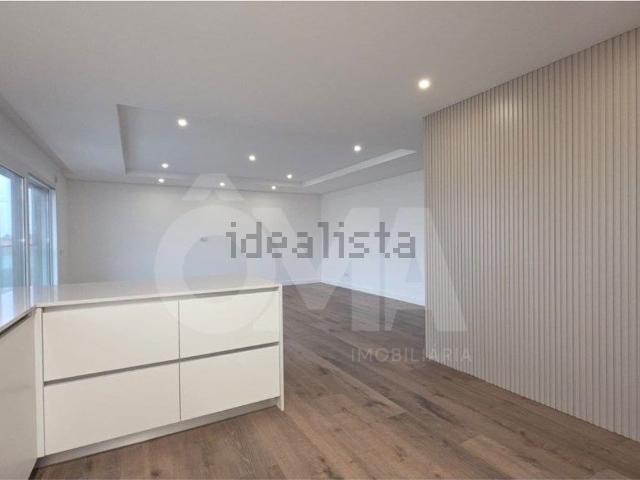 Apartamento, Laranjeiro e Feijó