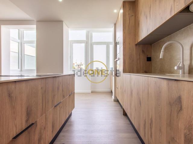 Apartamento, Laranjeiro e Feijó
