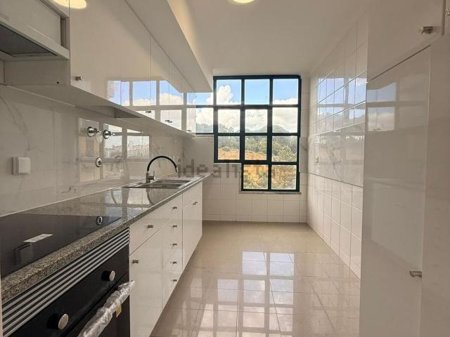 Apartamento, Laranjeiro e Feijó
