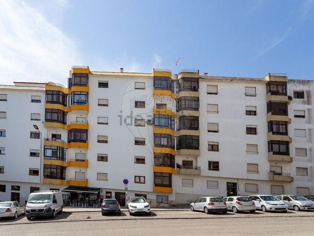 Apartamento, Laranjeiro e Feijó