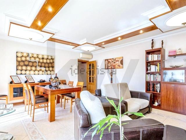 Apartamento, Laranjeiro e Feijó