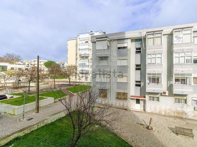 Apartamento, Laranjeiro e Feijó