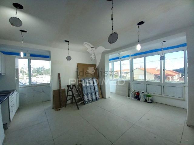 Apartamento, Laranjeiro e Feijó