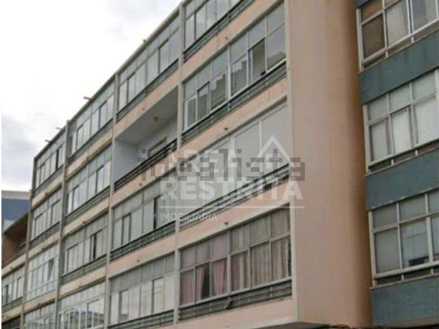 Apartamento, Laranjeiro e Feijó