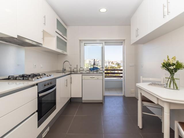 Apartamento, Laranjeiro e Feijó