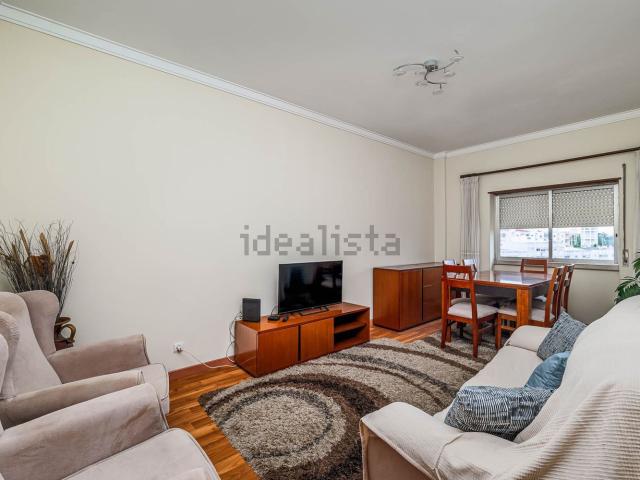 Apartamento, Laranjeiro e Feijó