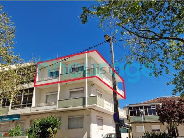 Apartamento, Laranjeiro e Feijó