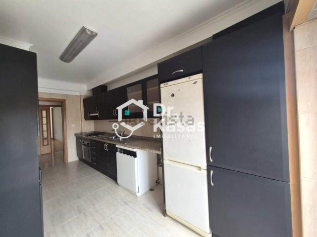 Apartamento, Laranjeiro e Feijó