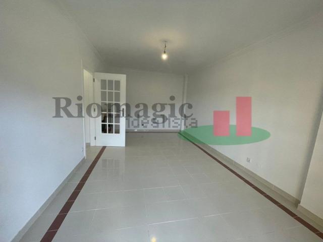 Apartamento, Laranjeiro e Feijó