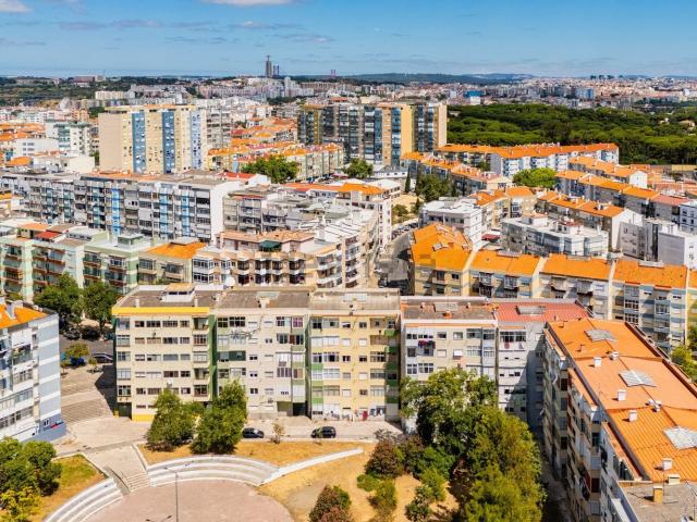 Apartamento, Laranjeiro e Feijó