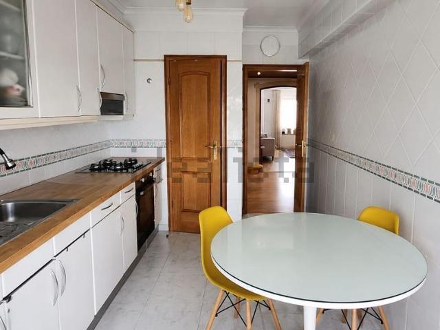 Apartamento, Laranjeiro e Feijó