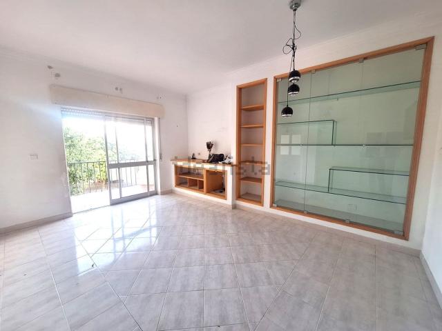 Apartamento, Laranjeiro e Feijó
