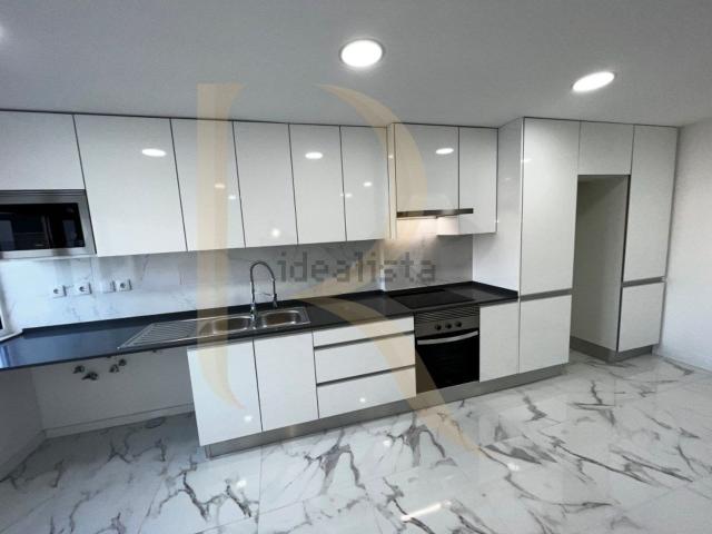 Apartamento, Laranjeiro e Feijó