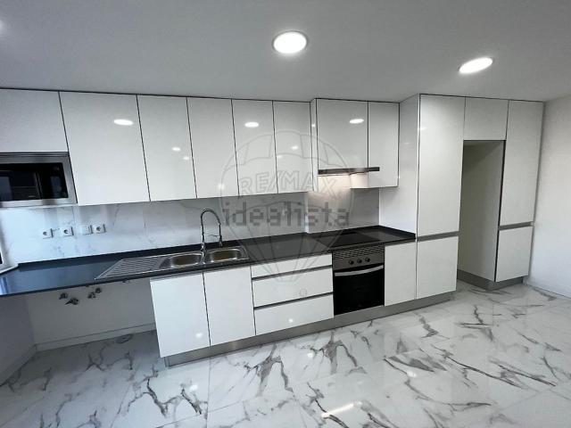 Apartamento, Laranjeiro e Feijó