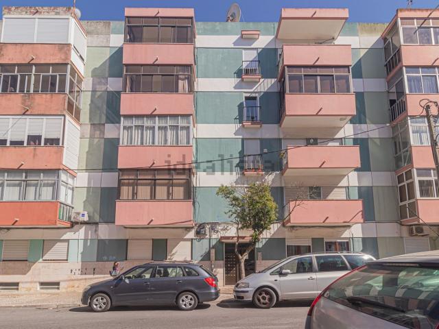 Apartamento, Laranjeiro e Feijó