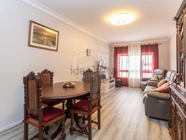 Apartamento, Laranjeiro e Feijó