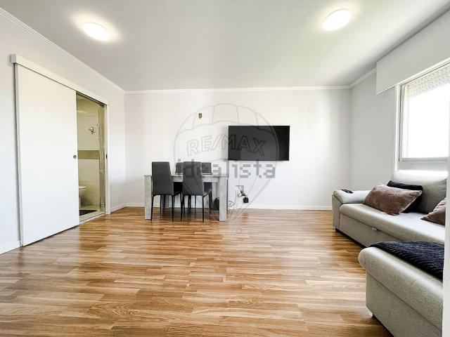 Apartamento, Laranjeiro e Feijó