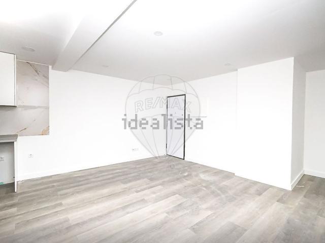 Apartamento, Laranjeiro e Feijó