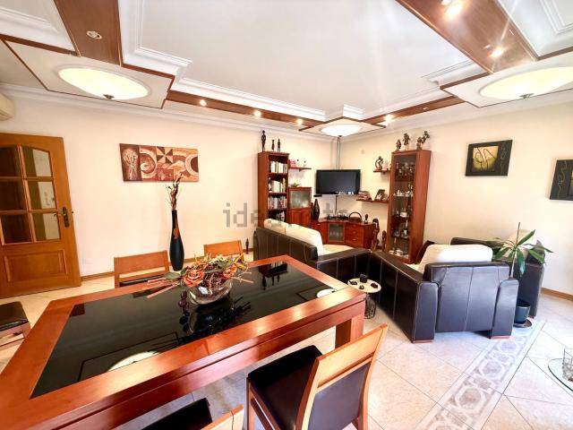 Apartamento, Laranjeiro e Feijó