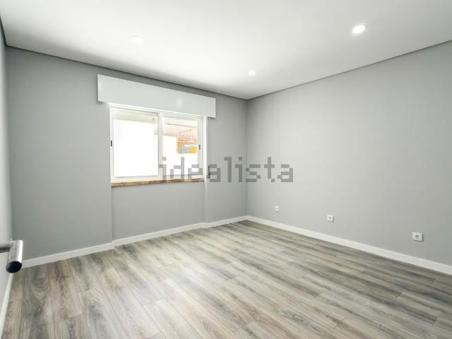 Apartamento, Laranjeiro e Feijó