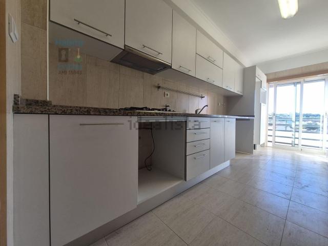 Apartamento, Laranjeiro e Feijó