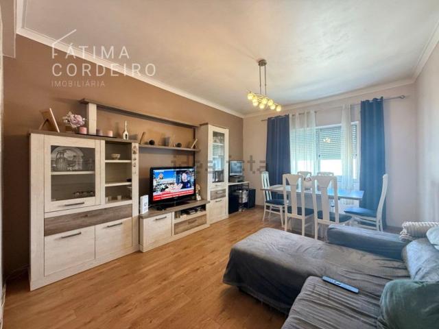 Apartamento, Laranjeiro e Feijó
