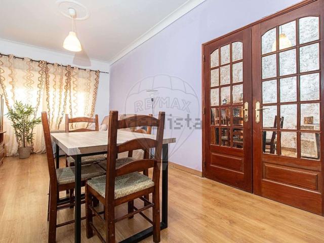 Apartamento, Laranjeiro e Feijó