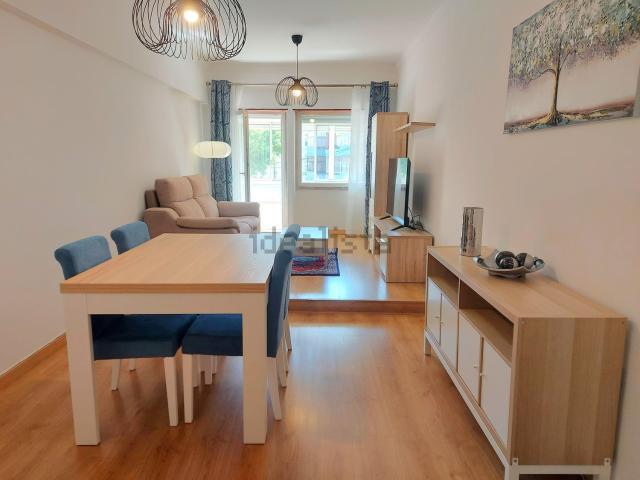 Apartamento, Laranjeiro e Feijó
