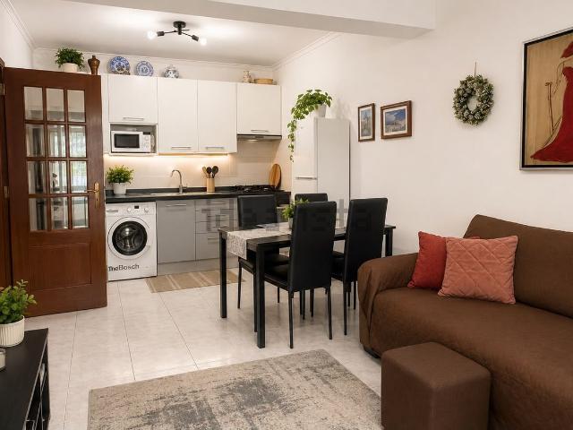 Apartamento, Laranjeiro e Feijó