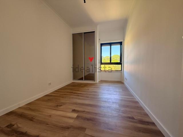 Apartamento, Laranjeiro e Feijó