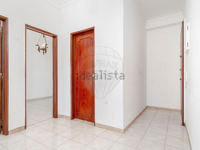 Apartamento, Laranjeiro e Feijó