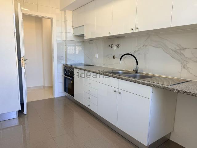 Apartamento, Laranjeiro e Feijó