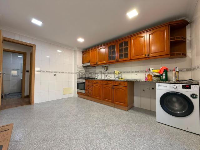 Apartamento, Laranjeiro e Feijó
