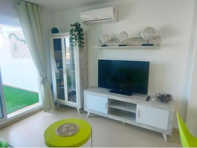 Apartamento listo para entrar y vivir con impresionantes vistas al mar a solo 3 minutos de la playa