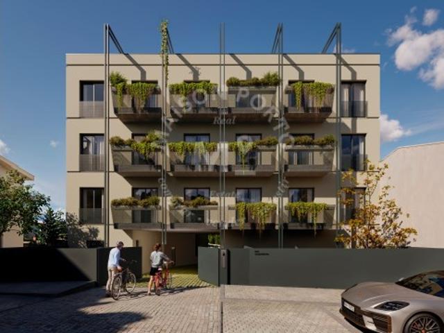 Apartamento Loft T1 com Varanda e Lugar de Estacionamento em Valadares, Vila Nova de Gaia