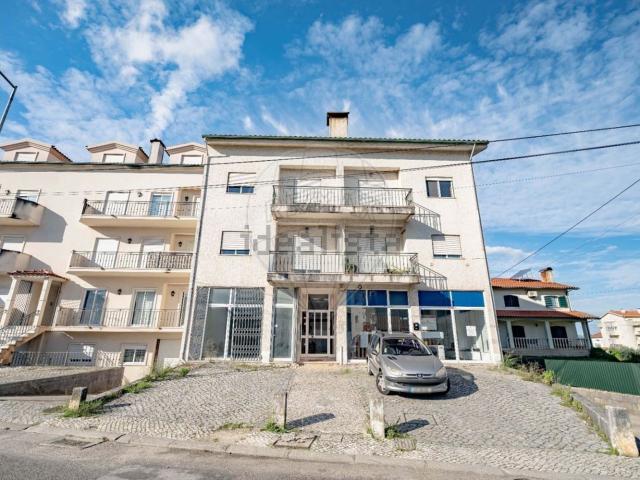 Apartamento, Lousã e Vilarinho