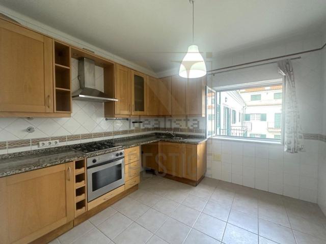 Apartamento, Lousã e Vilarinho