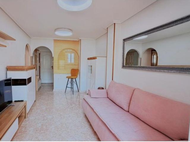 Apartamento luminoso y bien conservado aprox. 52 m2 6.ª planta con balcón acristalado al este, p