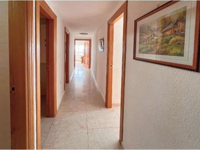 Apartamento luminoso y espacioso 4.ª planta – aprox. 82 m2 + balcón grande. ¡Orientación sureste