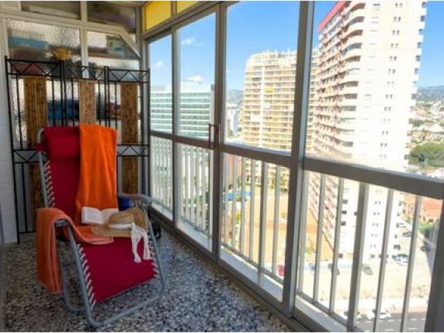 Apartamento luminoso con espectaculares vistas al Mediterráneo y a la Cala Calalga. MPQJ T3227