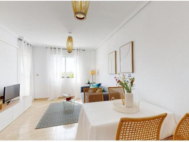 Apartamento luminoso con terraza y vistas despejadas
