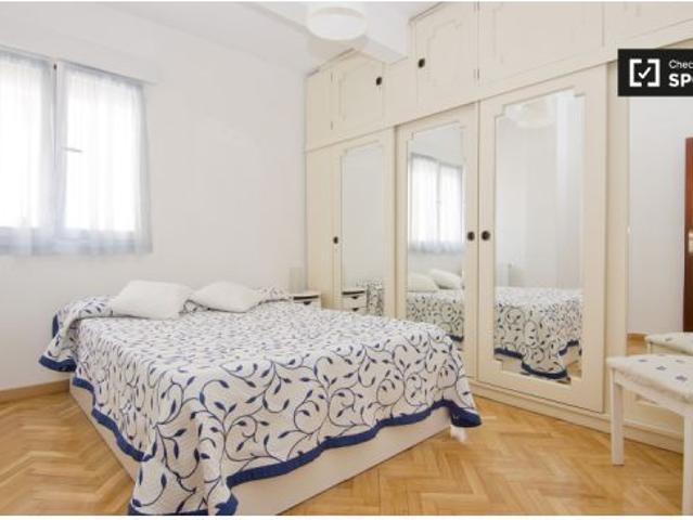 Apartamento luminoso de 2 dormitorios con aire acondicionado en alquiler en Puerta del Angel