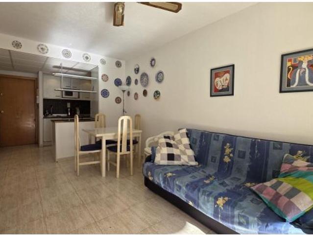 Apartamento Luminoso en Salou con Parking y Piscina