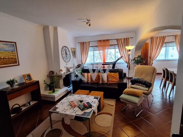 Apartamento, Massamá e Monte Abraão