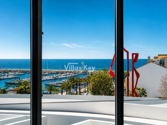 Apartamento mobilado, com 3 quartos, varandas amplas, Spa, piscina, garagem, vista mar e vista Marina, Lagos,Algarve