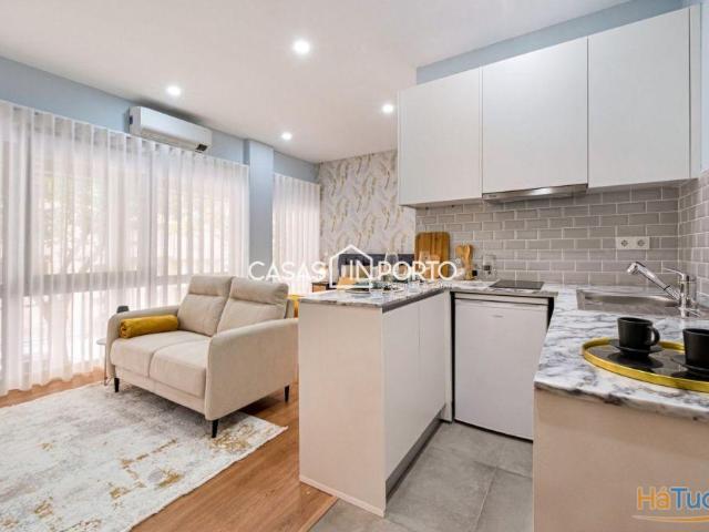 Apartamento MOBILADO E EQUIPADO, junto ao metro dos Combatentes | 26064090375