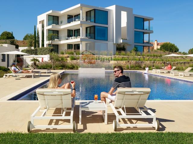 Apartamento moderno no Monte Rei, com vista para o Atlântico e campo de golfe
